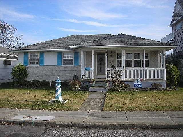 Home built by Darrin Rine Builders at 3105 BAYLAND DR