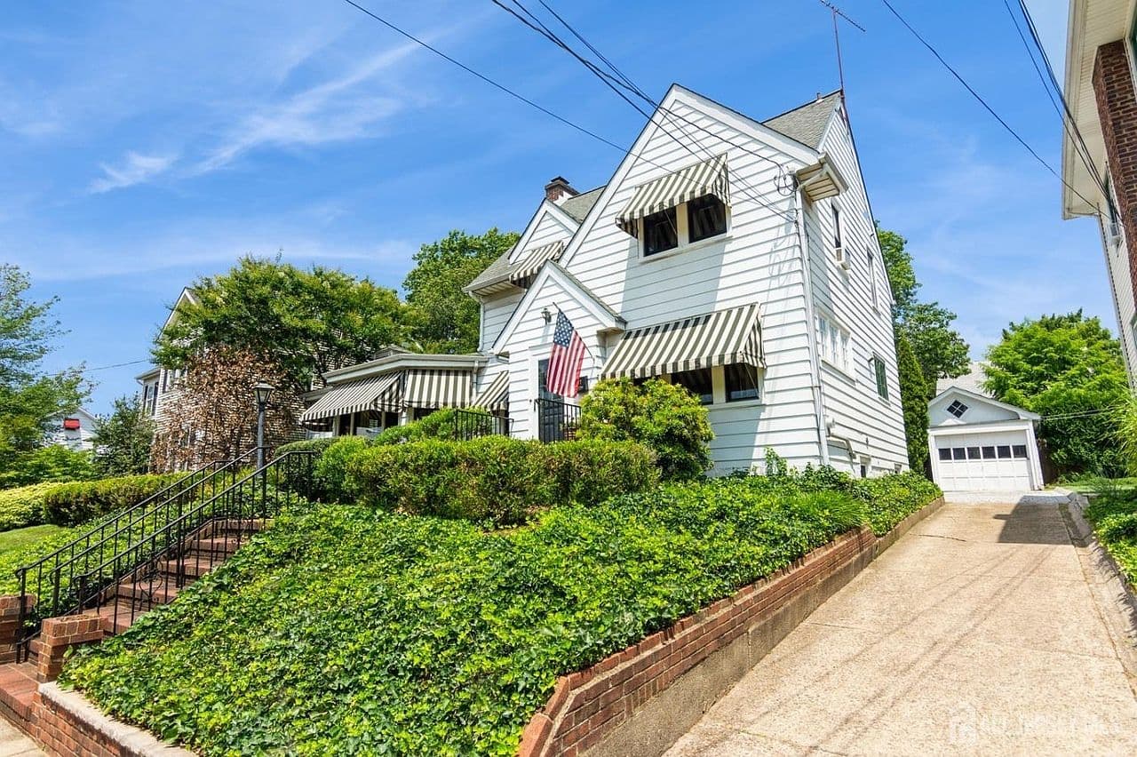 Home built by Elite Properties at 217 NEW YORK AVE