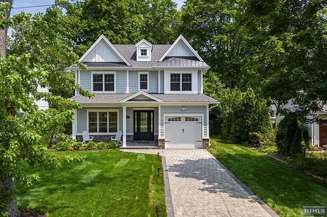 Home built by Leonard Developers & Son at 565 BARNETT PL
