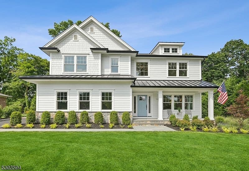 Home built by Menza & Beissel Homes at 18 CROMWELL PKWY