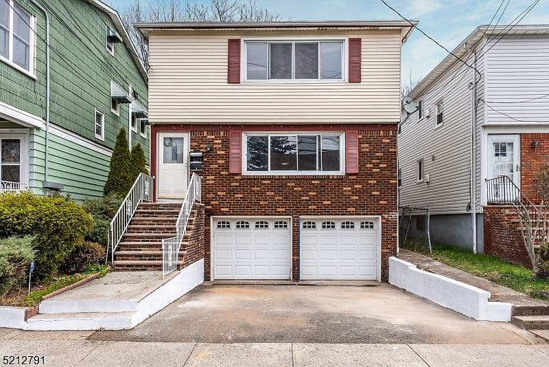 Home built by M&M Development at 27 VALLEY ST