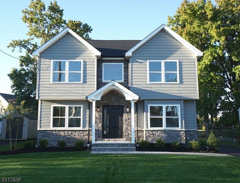 Home built by Pine Street Development at 8 IVY ST