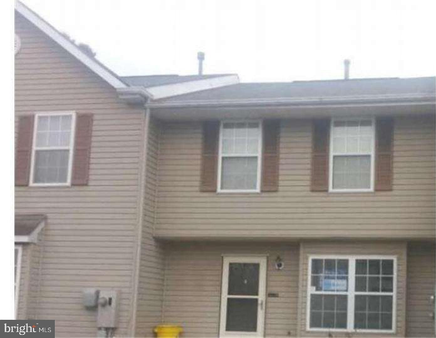 Home built by Prima Builders at 4 LINCOLN LN