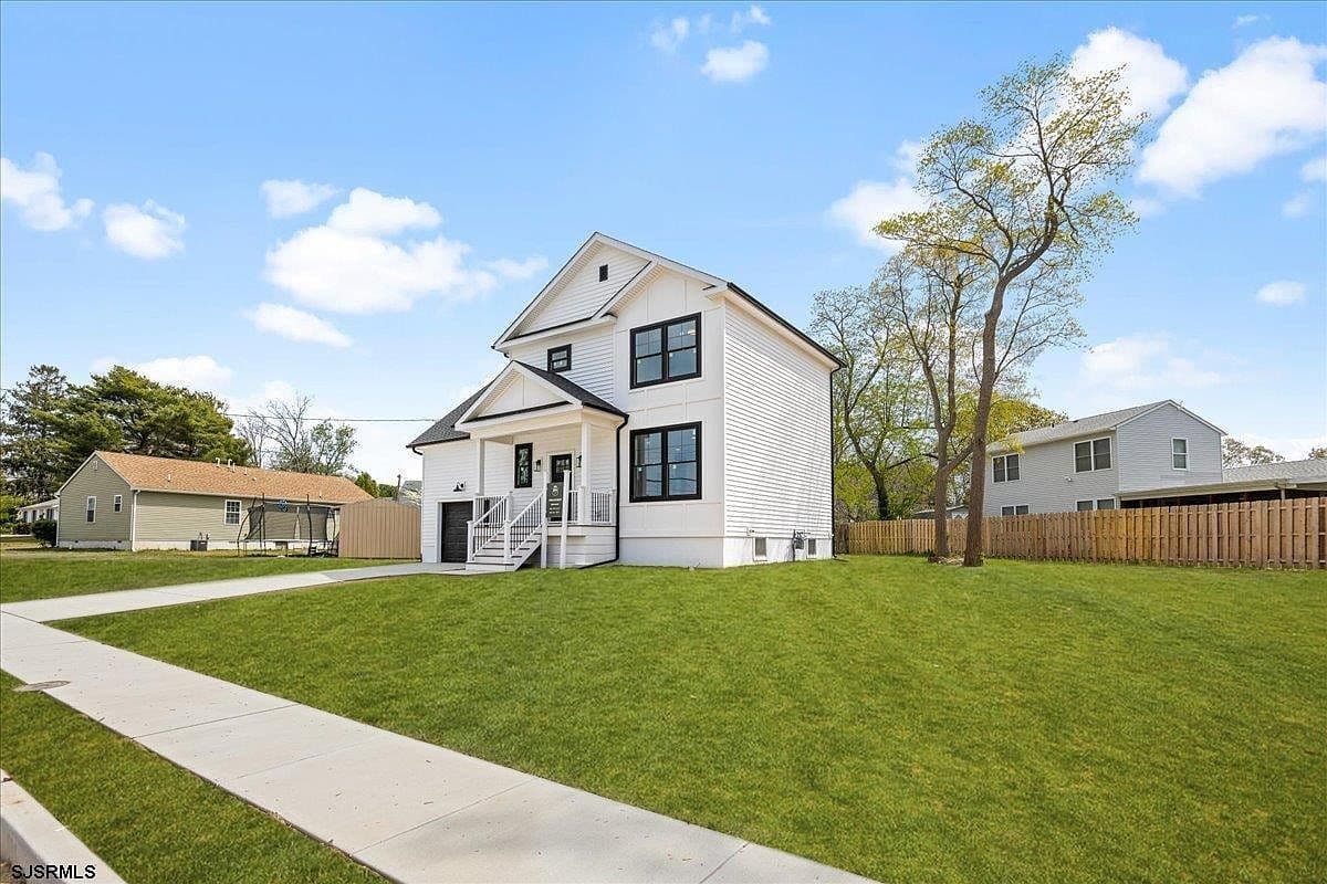 Home built by Vida Homes at 607 LAKE AVE