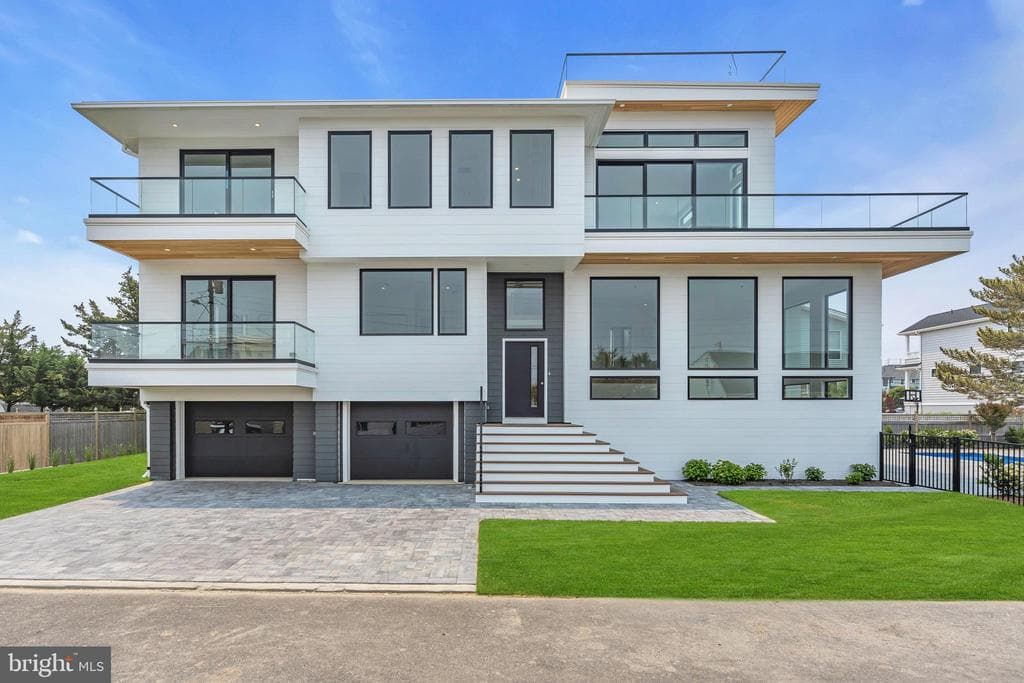 Home built by The Walters Group at 9 WINDWARD RD