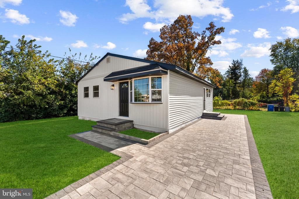 Home built by MW Construction at 726 SMITH LN