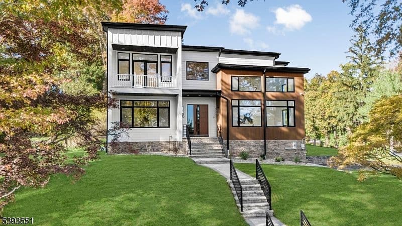 Home built by SM Builders at 6 CAMBRIDGE DR