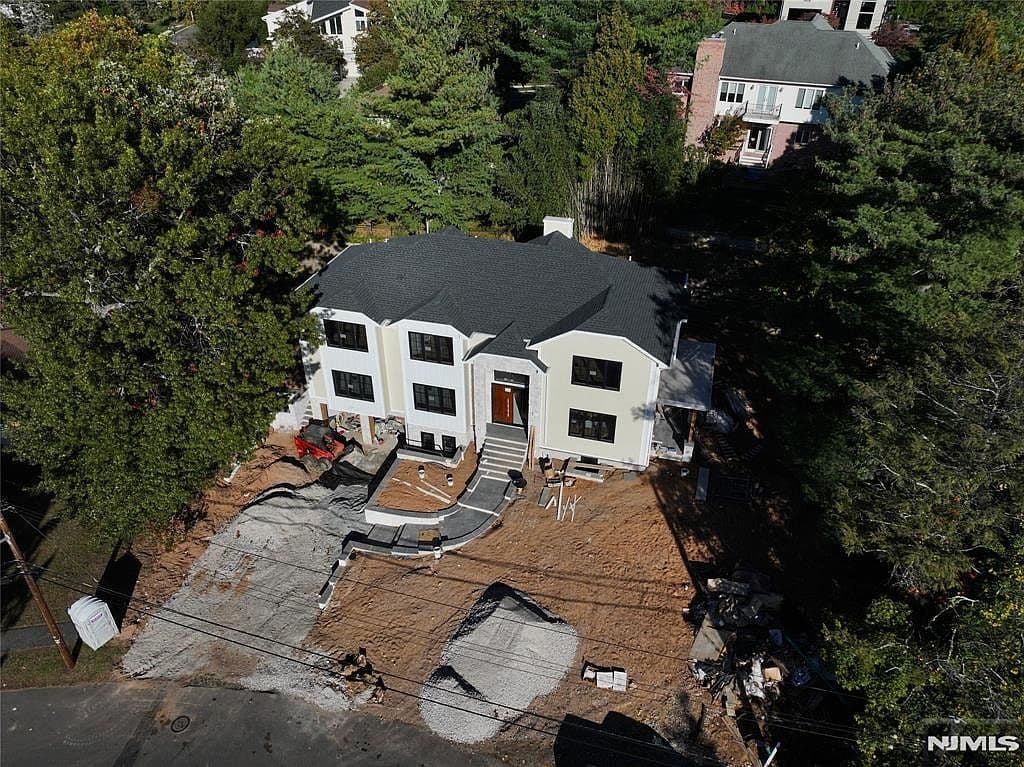 Home built by CMA Construction Group at 25 MACARTHUR AVE