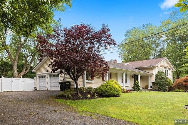 Home built by CMA Construction Group at 11 FIELDSTONE CT